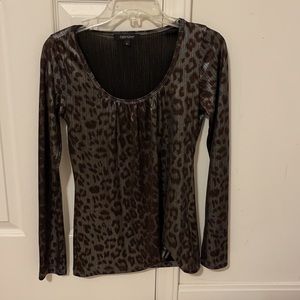 Brand: Karen Kane Color: Silver Gray with Brown Size: Small